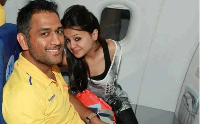 Ms Dhoni And Sakshi S Love Story Will Leave You In Awe The Youth