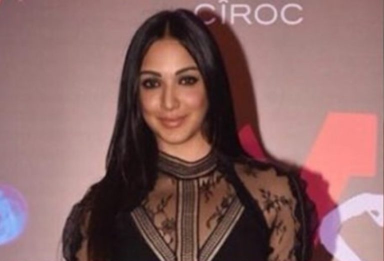 ‘Surgery gone wrong on face’ -a female fan trolls Kiara Advani; the