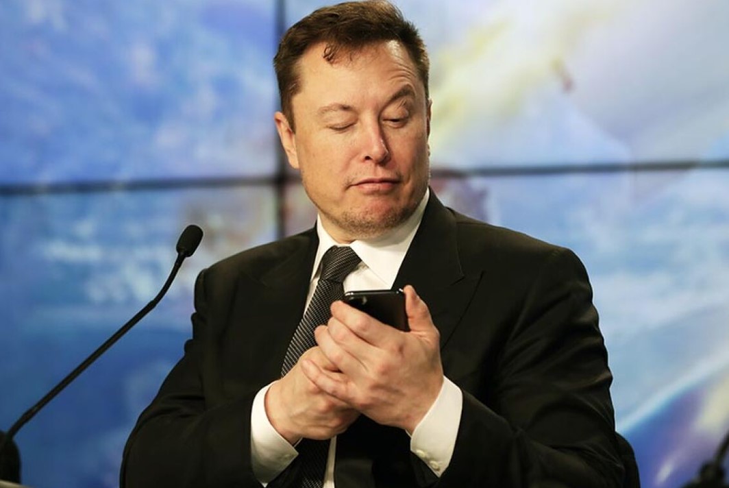 Elon Musk gives an epic response when a Guy asked World's Best Footballer to join Twitter