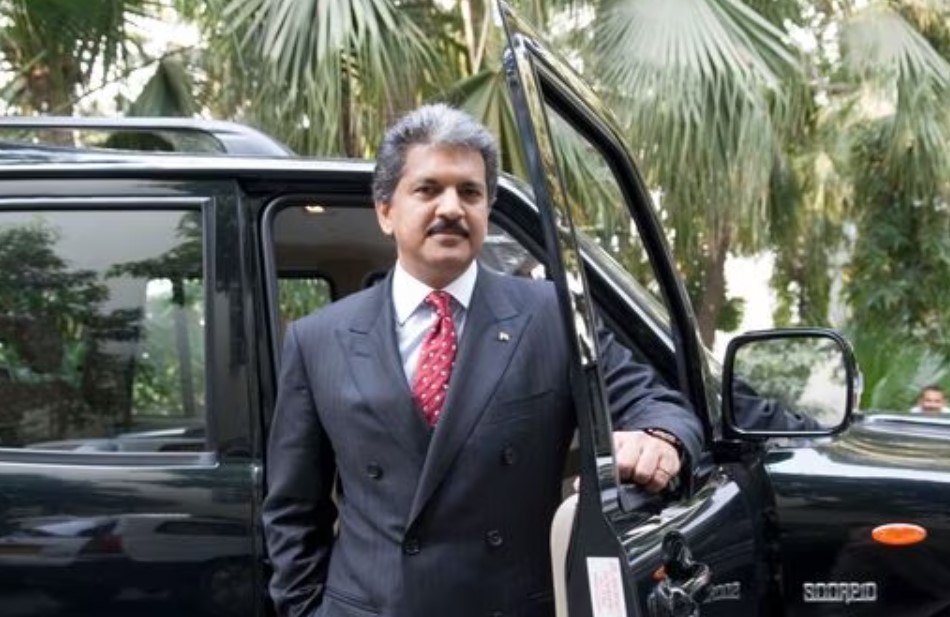 Man tries to irritate Anand Mahindra by asking a silly question but Billionaire gave the best response!