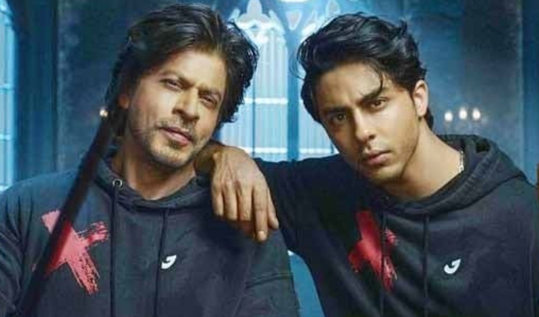 SRK gives a Savage Reply to Fan who complains about Aryan Khan's Luxury Brand selling Jackets for High Prices