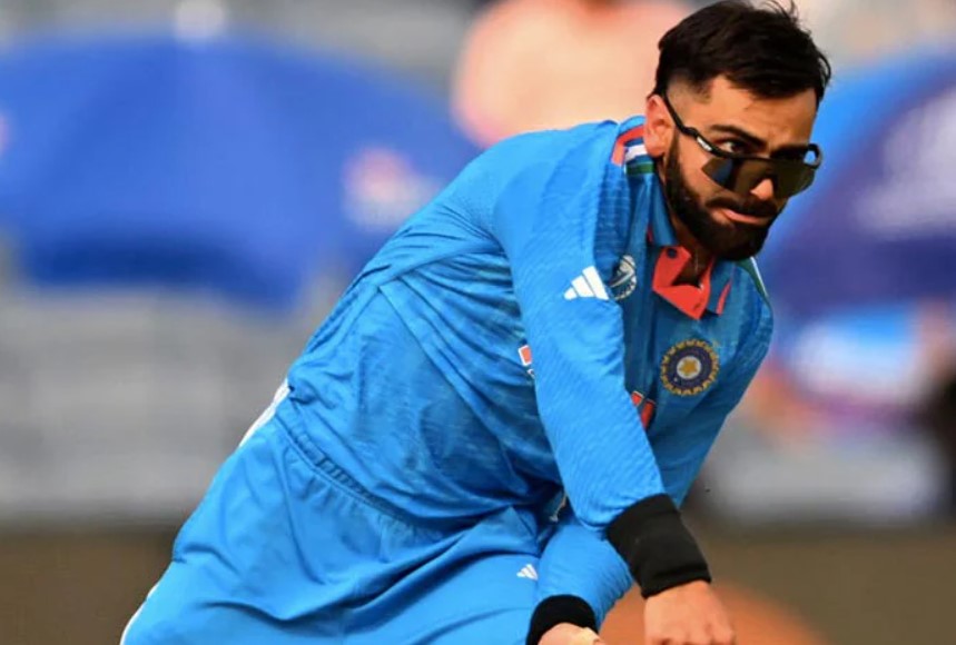 After 6 years, Virat Kohli finally bowls in an ODI match, Pune crowd erupts!