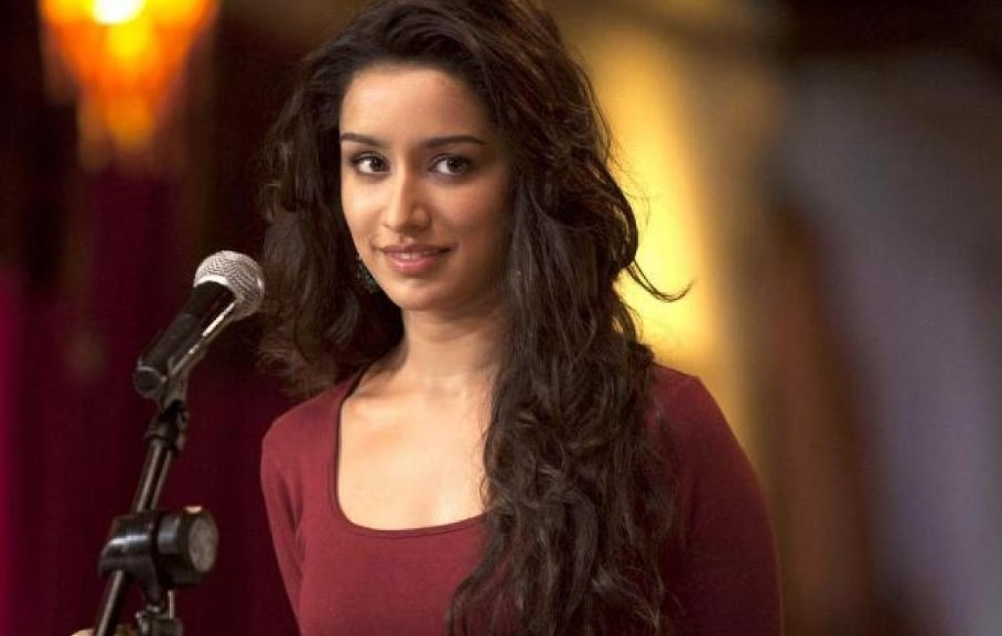 Fan asks 'Marriage kab karogi?, Shraddha leaves the internet in splits with her reply!