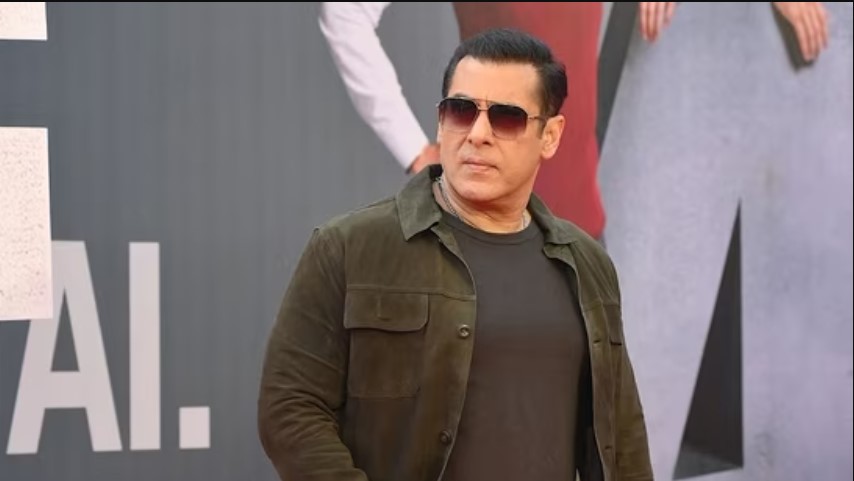 Salman Khan gives his honest reaction to the video of fans bursting firecrackers