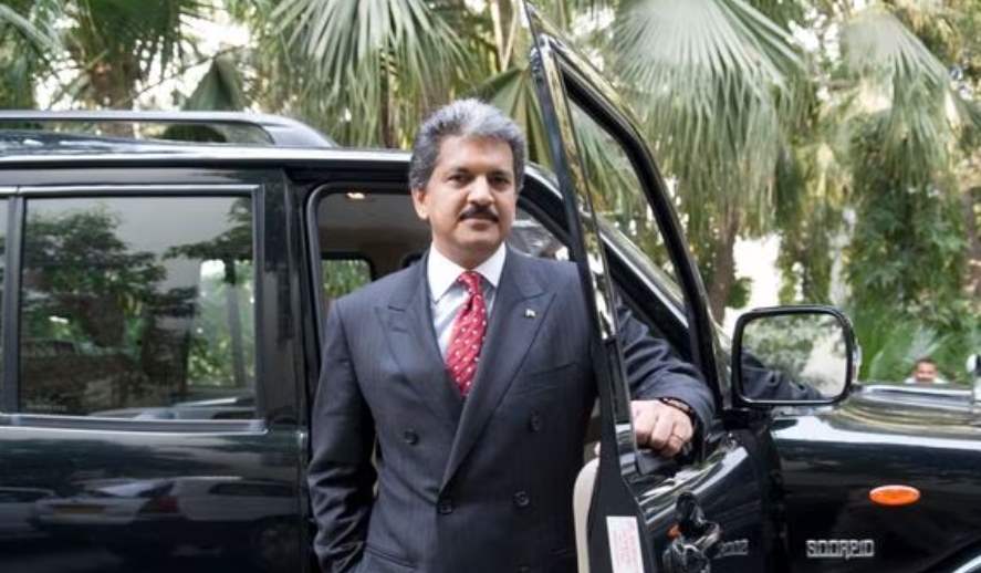 Anand Mahindra is one of the most loved and most admired personalities in every nook and corner of the country.