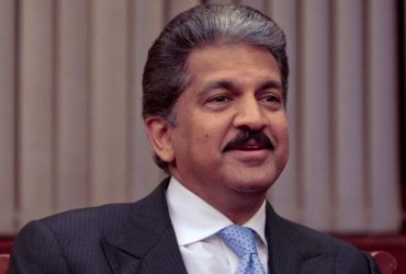 Guy asks Anand Mahindra a personal question, here's how the billionaire reacted