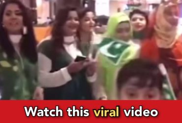 Pakistani women sing "Sare Jaha se Acha Hindustan Hamara"