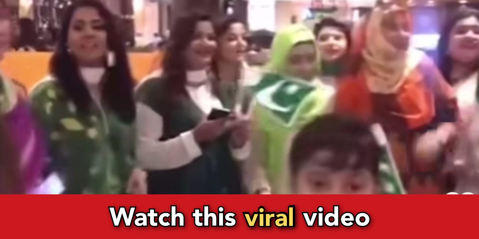 Pakistani women sing "Sare Jaha se Acha Hindustan Hamara"