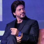 Fan asks SRK, "What do you think about my bike? Is it cool?" Here's what the actor responded