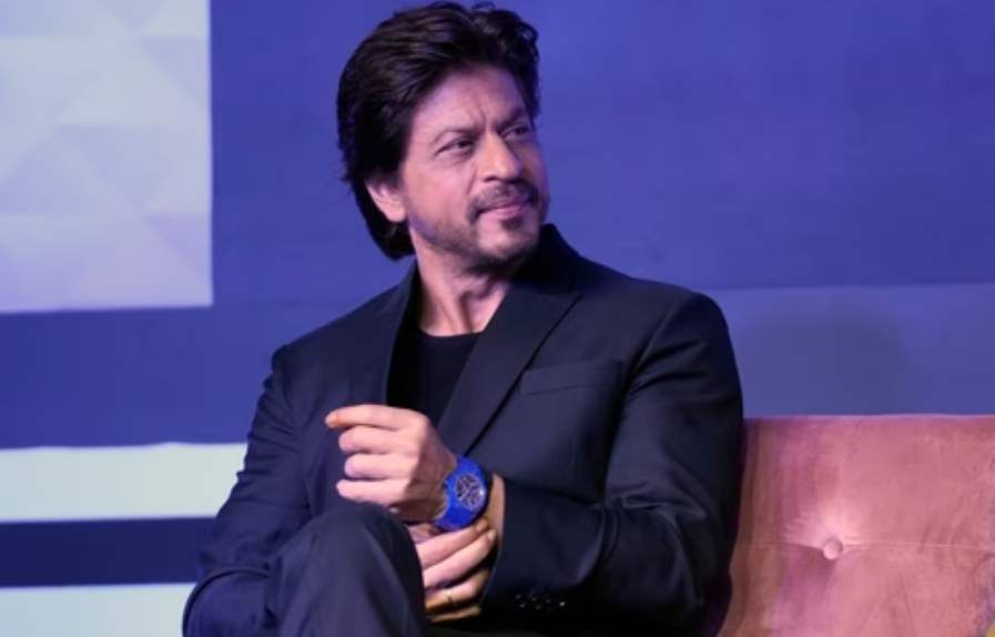 Fan asks SRK, "What do you think about my bike? Is it cool?" Here's what the actor responded