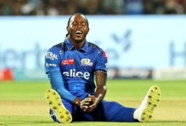 Hater teases Jofra Archer by indirectly calling him a "Dog", the pacer gives a lit reply