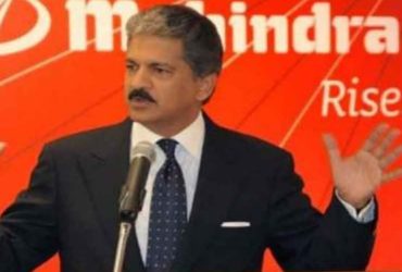 Apple Co-Founder drops a negative comment on Indians, Anand Mahindra gives a Befitting Reply