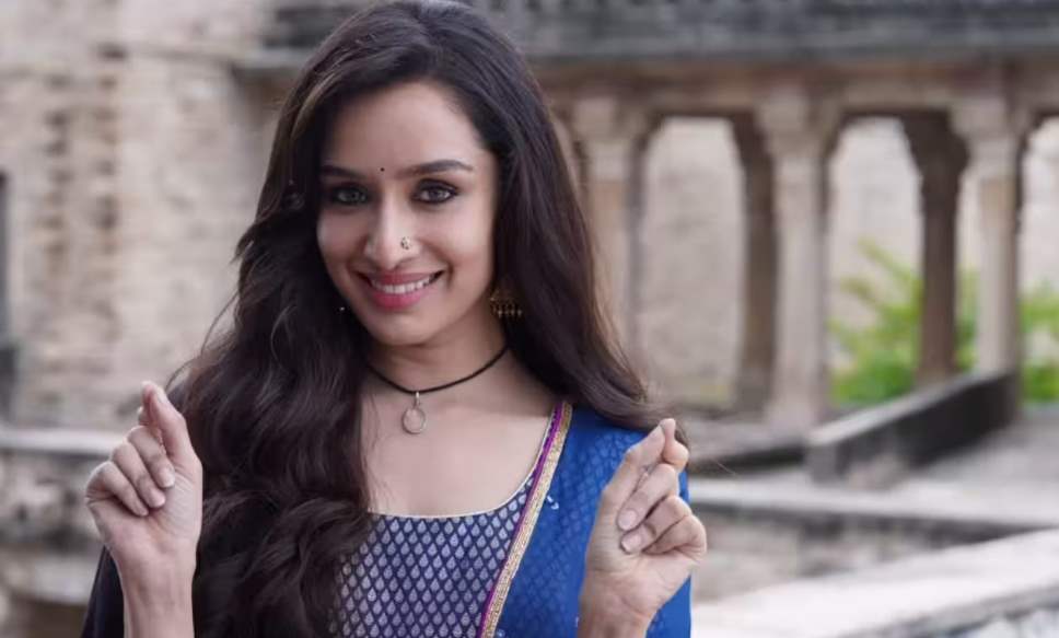 'Stree' actress Shraddha Kapoor gives a straightforward reply to fans who asked her for her Aadhaar card pic