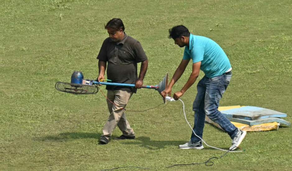 Netizens react after Electric fans were used to dry wet patches during Afg vs Nz Test in Greater Noida