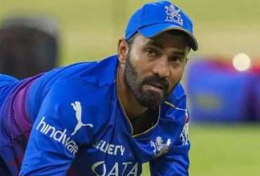 Dinesh Karthik reacts after a fan mistakes him for '12th Fail' actor, catch details