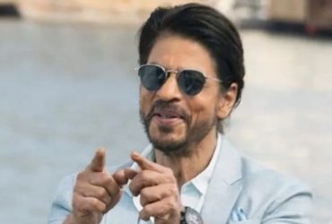 SRK Gives Amazing Reply To Fan Who Asked Him To Name His Newborn Daughter, Read Details