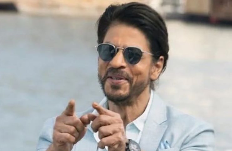 SRK Gives Amazing Reply To Fan Who Asked Him To Name His Newborn Daughter, Read Details