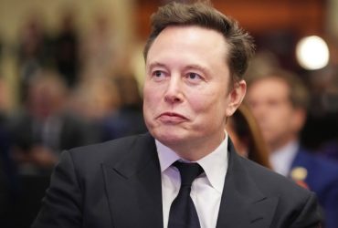 Elon Musk gives final warning to Apple, says he will not hesitate to ban Apple devices for this reason